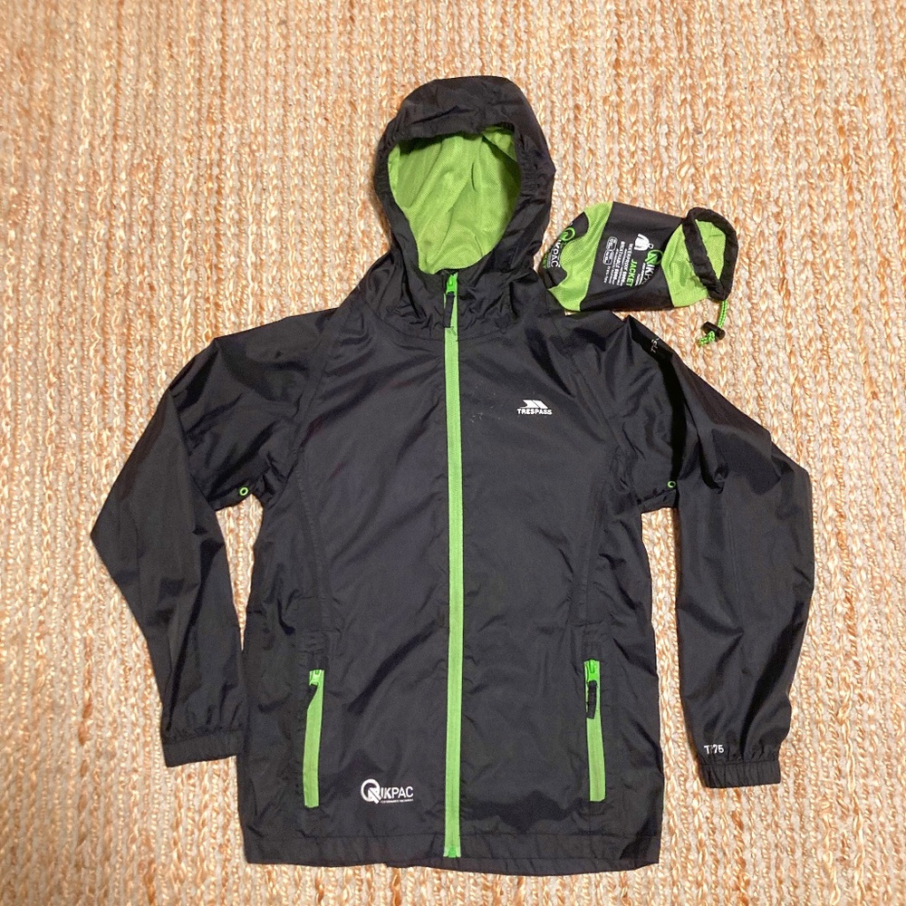Trespass QikPac rain shell /jacket boys size 11/12 ( 145-152cms) w/carry bag